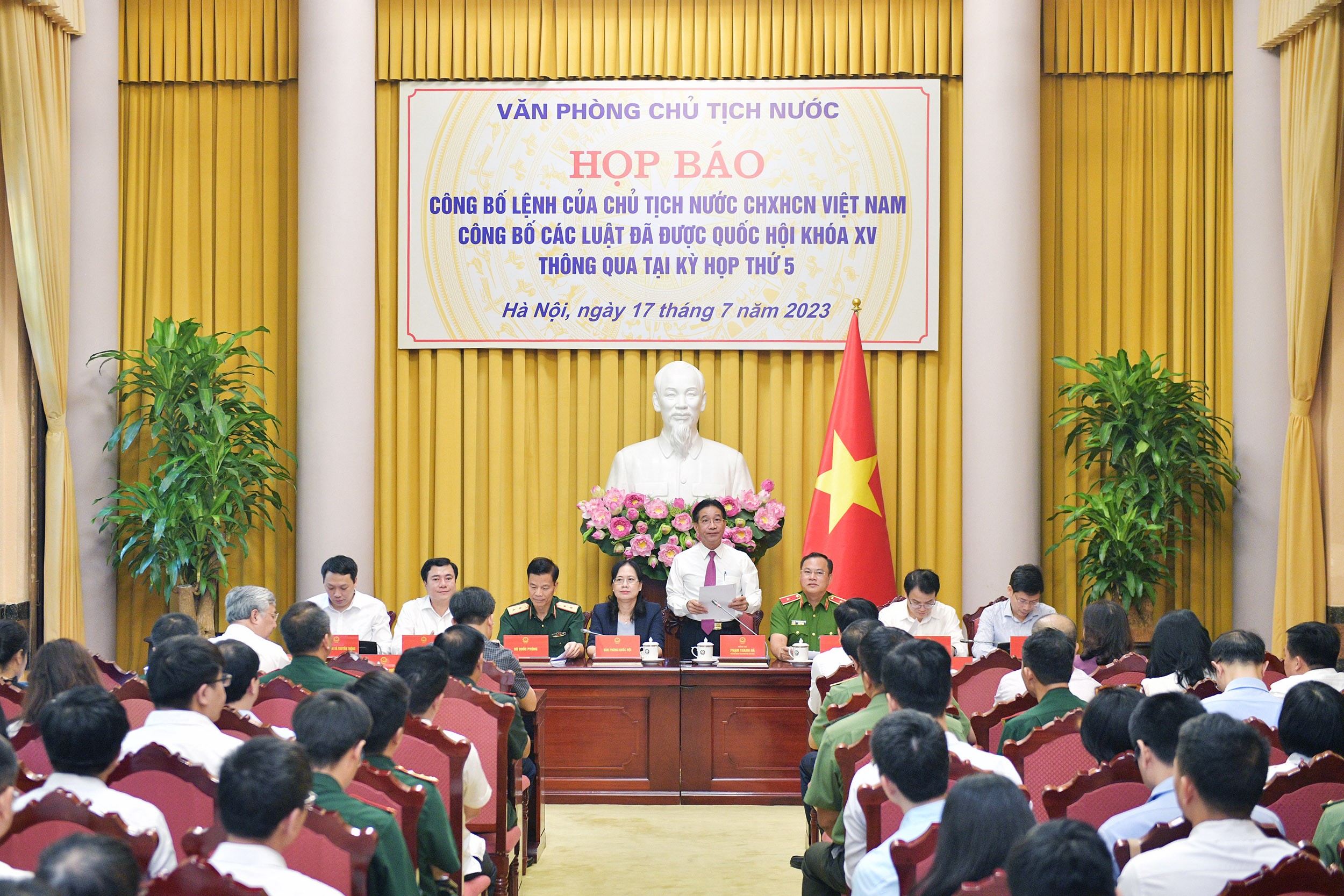 Công bố lệnh của Chủ tịch nước về Luật Giao dịch điện tử
